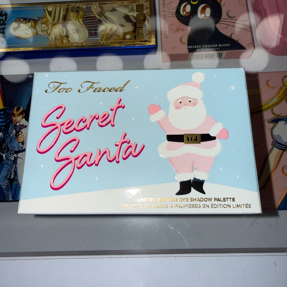Too Faced Secret Santa eyeshadow Palette